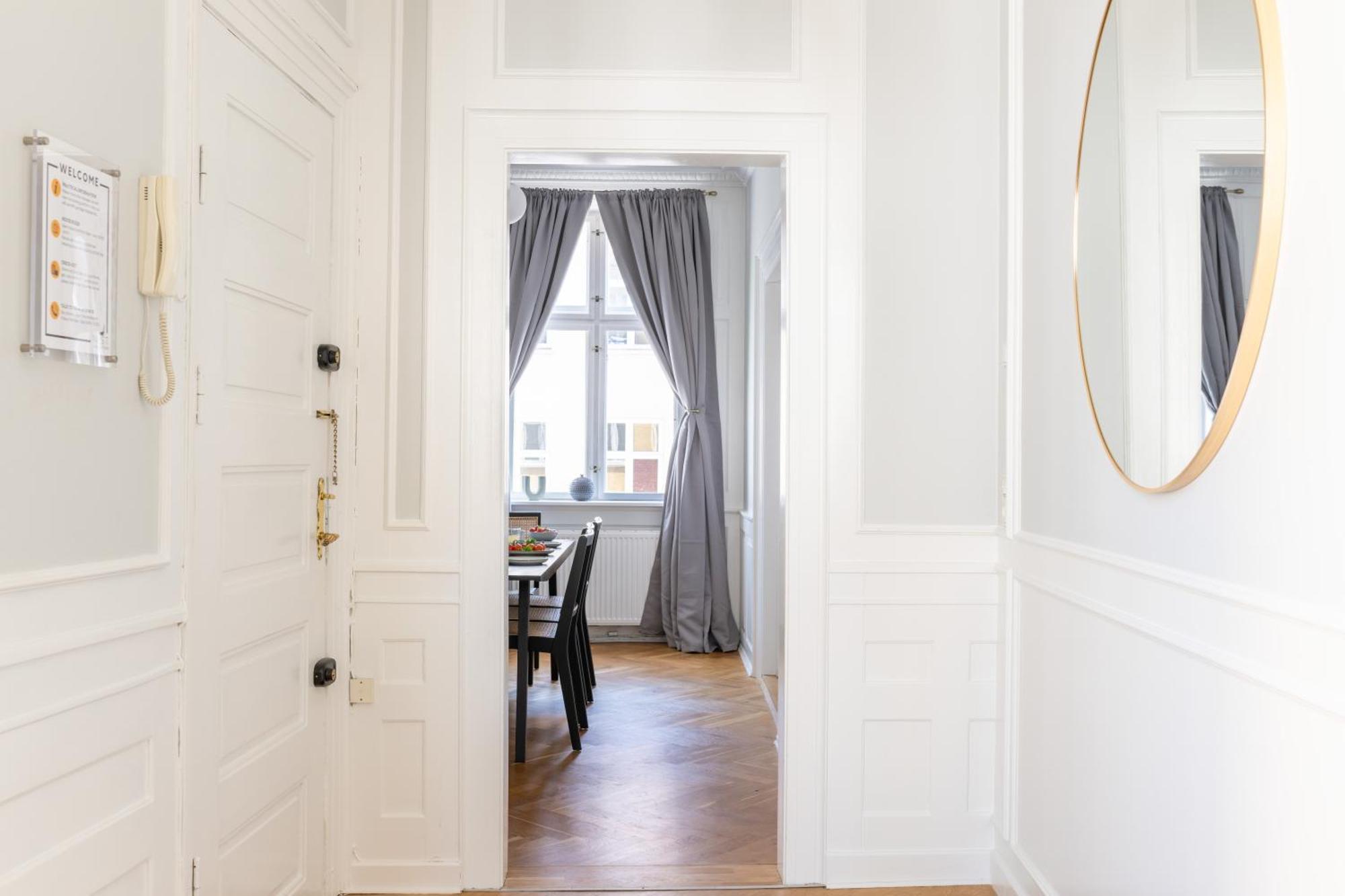 Large Apartment With Canal View In Central Cph City Copenhague Exterior foto